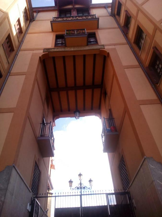 Los Fronterizos Hotel Irun Bagian luar foto
