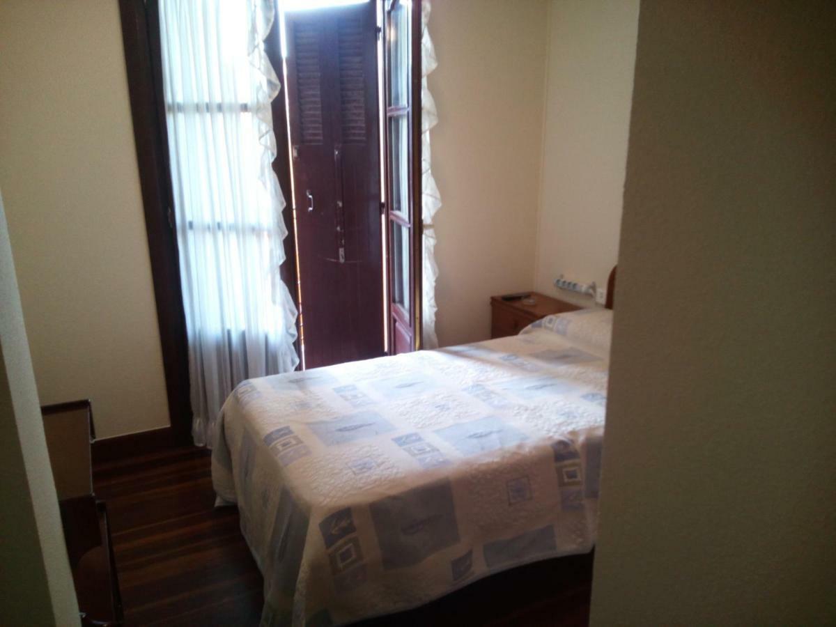 Los Fronterizos Hotel Irun Bagian luar foto