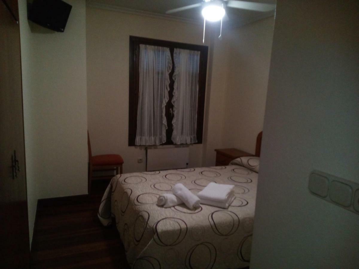 Los Fronterizos Hotel Irun Bagian luar foto